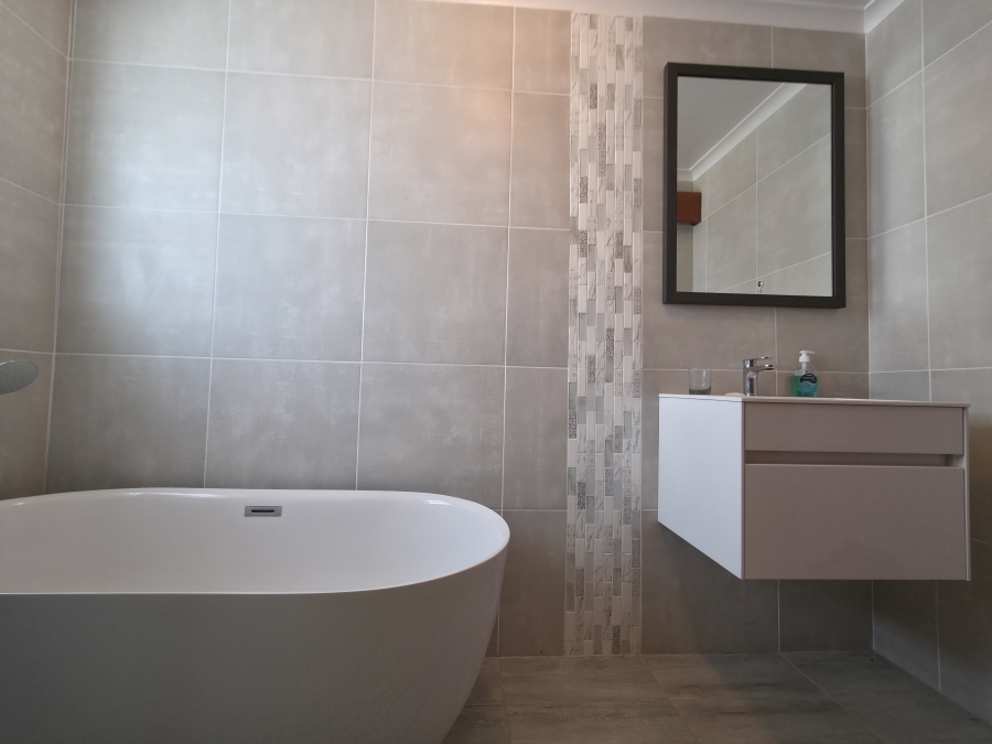 4 Bedroom Property for Sale in Noorsekloof Eastern Cape